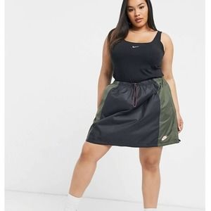 Nike Icon Clash Woven Skirt 2X‎ Blk/Grn +